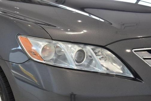 2009 Toyota Camry Hybrid Base (E-CVT)