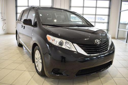 2017 Toyota Sienna LE