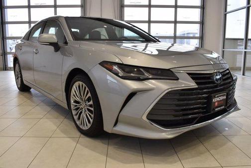 Photo 1 of 30 of 2022 Toyota Avalon Hybrid Limited