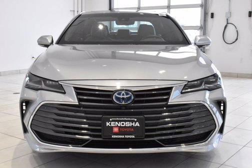 Photo 3 of 30 of 2022 Toyota Avalon Hybrid Limited
