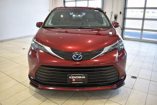 2025 Toyota Sienna XLE