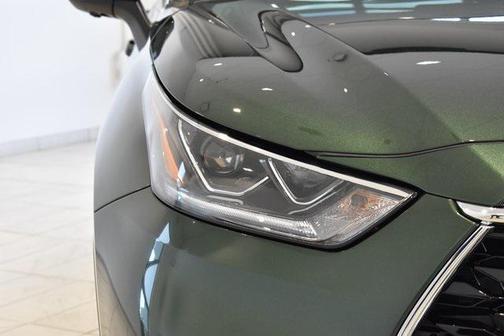 2023 Toyota Highlander Hybrid Platinum