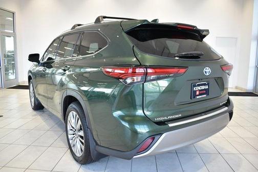 2023 Toyota Highlander Hybrid Platinum