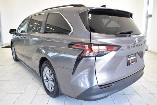 2021 Toyota Sienna XLE