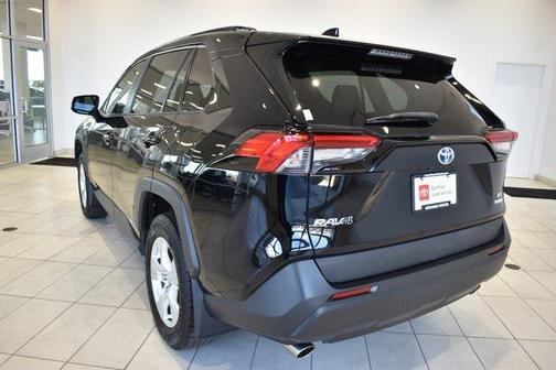 2020 Toyota RAV4 Hybrid XLE