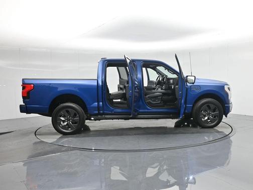 2022 Ford F-150 Lightning LARIAT