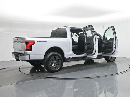 2025 Ford F-150 Lightning LARIAT