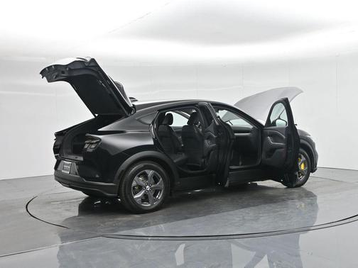 2022 Ford Mustang Mach-E Select