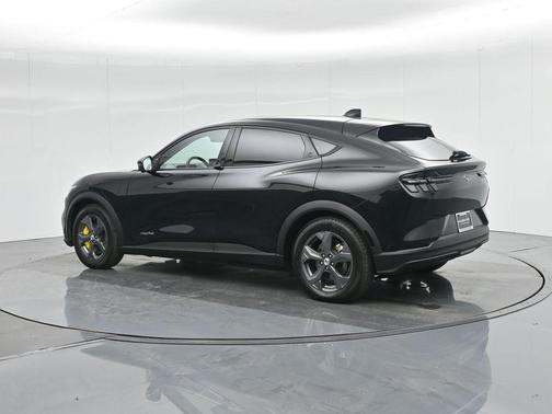 2022 Ford Mustang Mach-E Select