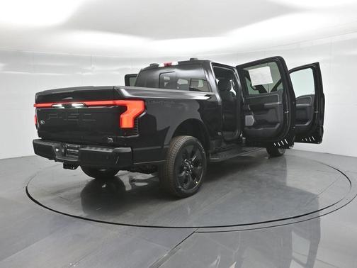 2025 Ford F-150 Lightning Platinum