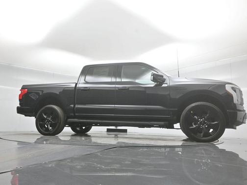 2025 Ford F-150 Lightning Platinum