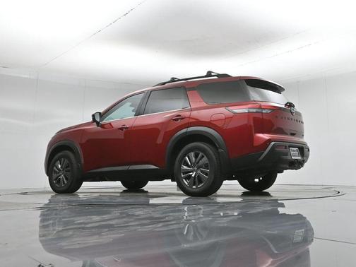 2023 Nissan Pathfinder SV