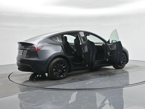 2025 Tesla Model Y Long Range
