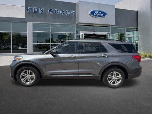 Carbonized Gray Metallic 2023 Ford Explorer XLT