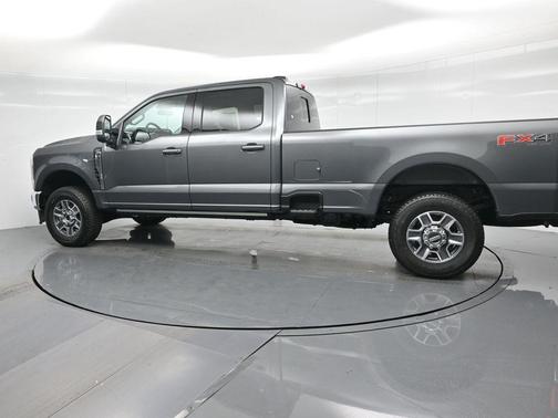 2025 Ford F-350 Lariat Super Duty