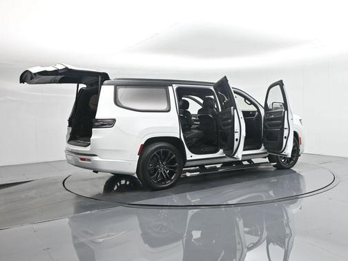 2022 Jeep Grand Wagoneer Series II