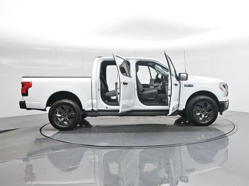 2025 Ford F-150 Lightning Pro