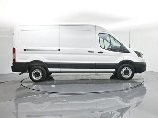 2026 Ford Transit-250 148 WB Medium Roof Cargo