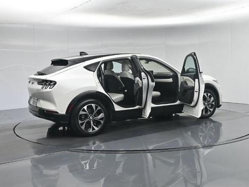 STAR WHITE MET TRI-COAT 2023 Ford Mustang Mach-E PREMIUM