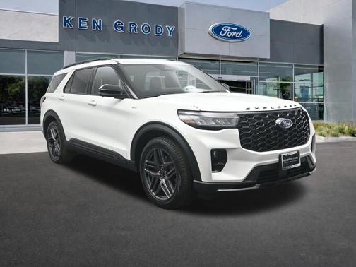 White Metallic 2026 Ford Explorer ST-Line