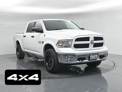 2016 RAM 1500 SLT