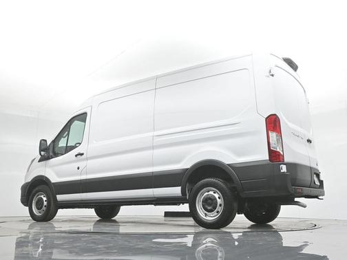 2025 Ford Transit-250 148 WB Medium Roof Cargo