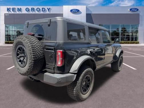 SHADOW BLACK 2022 Ford Bronco WILDTRAK