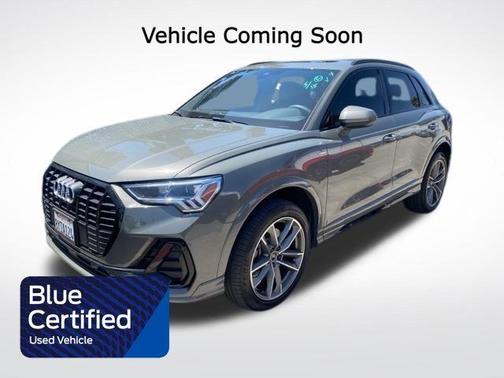 2022 Audi Q3 45 S line Premium