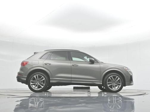 2022 Audi Q3 45 S line Premium