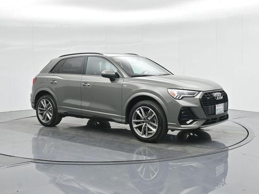 2022 Audi Q3 45 S line Premium