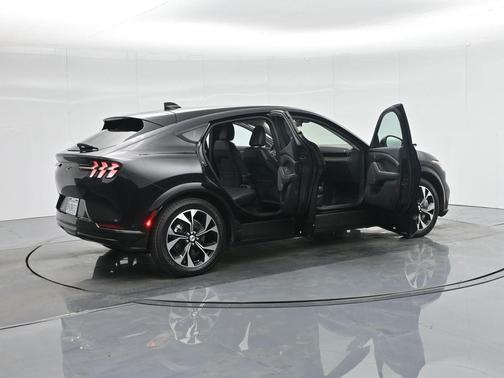 2022 Ford Mustang Mach-E Premium