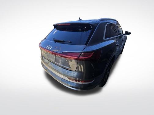 2019 Audi e-tron Prestige