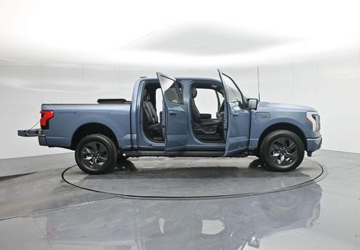 2023 Ford F-150 Lightning LARIAT