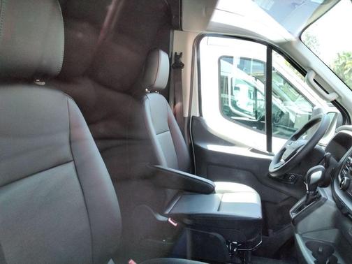 2025 Ford Transit-350 148 WB Medium Roof Cargo