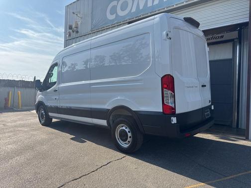 2025 Ford Transit-250 148 WB Medium Roof Cargo