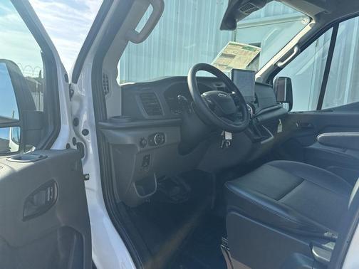 2025 Ford Transit-250 148 WB Medium Roof Cargo