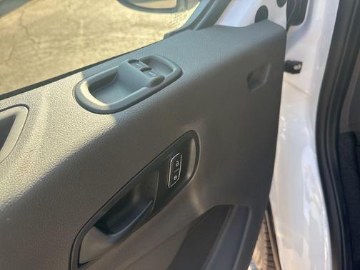 2025 Ford Transit-250 148 WB Medium Roof Cargo