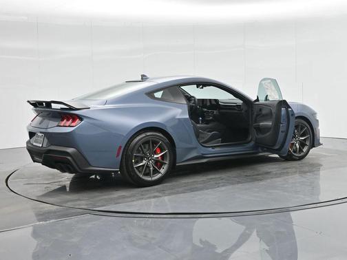 2025 Ford Mustang Dark Horse