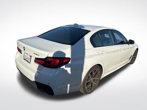 2022 BMW 540 i