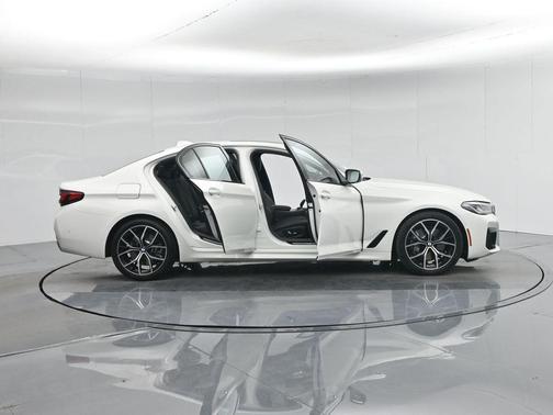 2022 BMW 540 i