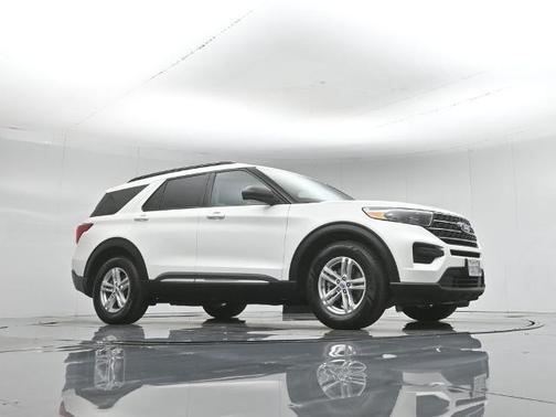 STAR WHITE MET TRI-COAT 2023 Ford Explorer XLT