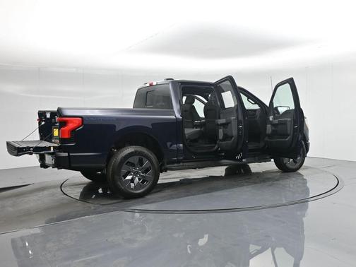 2025 Ford F-150 Lightning LARIAT