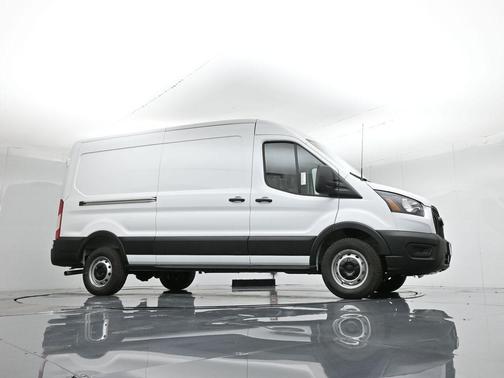 2026 Ford Transit-250 148 WB Medium Roof Cargo