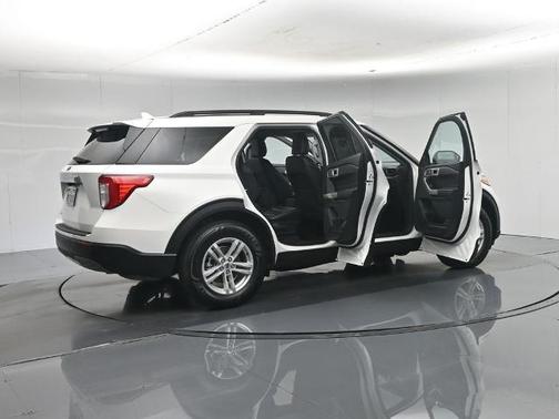 STAR WHITE MET TRI-COAT 2023 Ford Explorer XLT