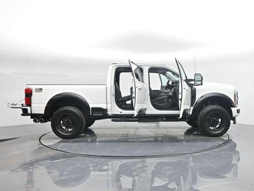 Star White 2024 Ford F-250 Lariat