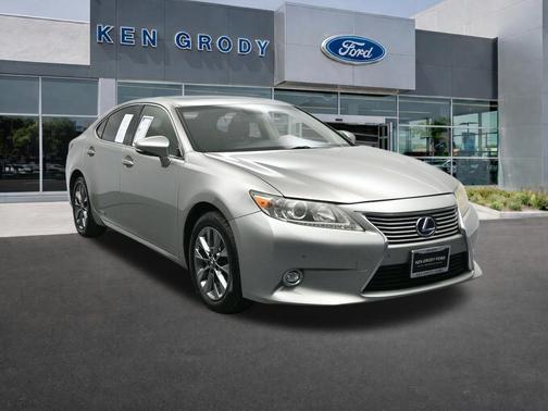 2015 Lexus ES 300h Base