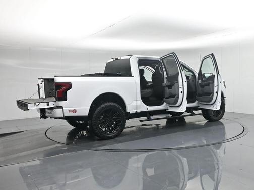 2023 Ford F-150 Lightning XLT