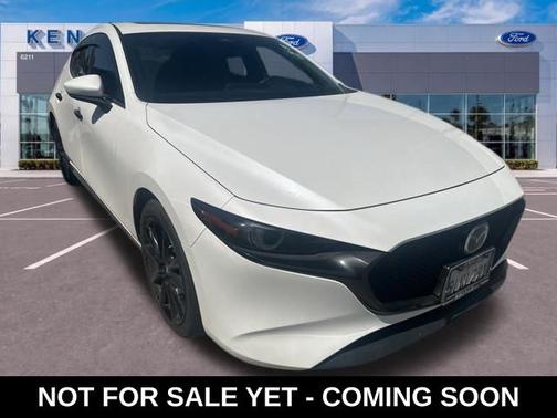 SNOWFLAKE WHITE PEARL 2024 Mazda Mazda3 PREMIUM