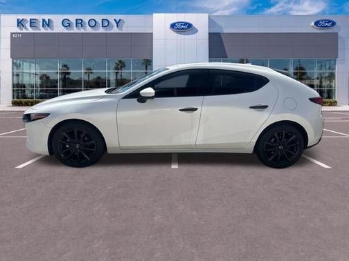 SNOWFLAKE WHITE PEARL 2024 Mazda Mazda3 PREMIUM