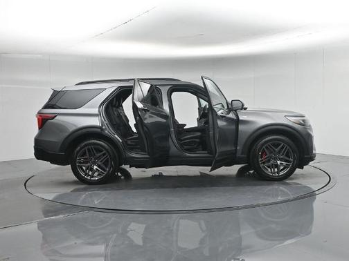 CARBONIZED GRAY METALLIC 2025 Ford Explorer ST-LINE